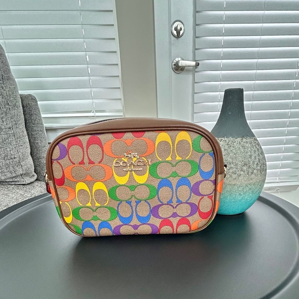COACH Rainbow 🌈 Signature Bag w/ Crossbody Strap - Picture 4 of 11